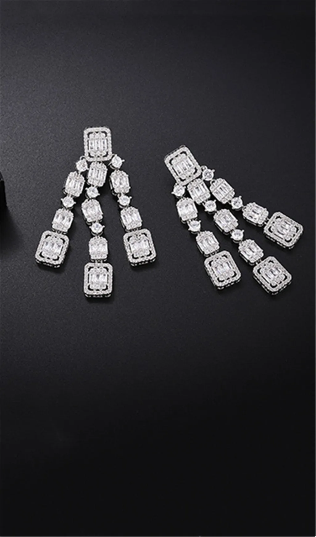 AQUARE LONG ZIRCON EARRINGS Gloria Lanvin