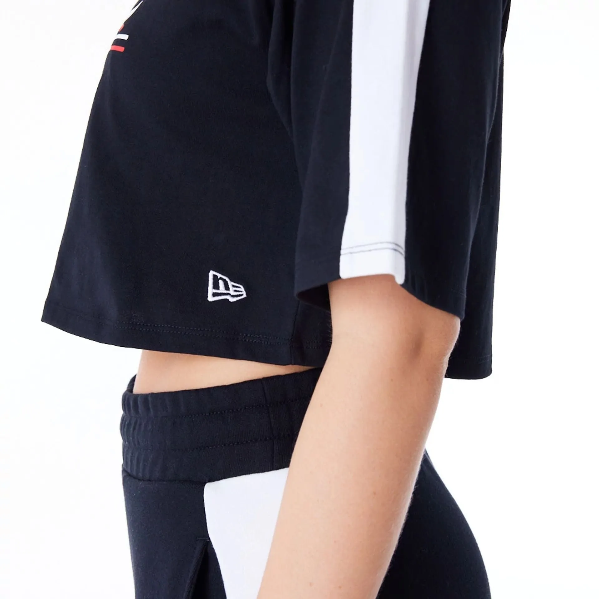 Chicago Bulls Womens NBA Colour Block Black Crop T-Shirt NEW ERA