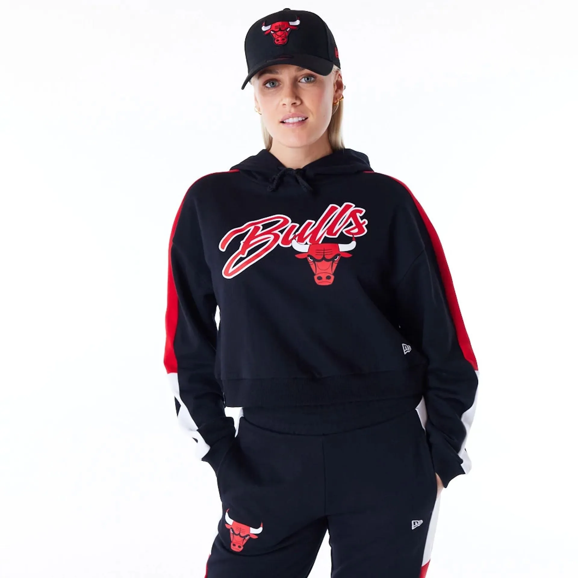 Chicago Bulls Womens NBA Colour Block Black Pullover Hoodie NEW ERA