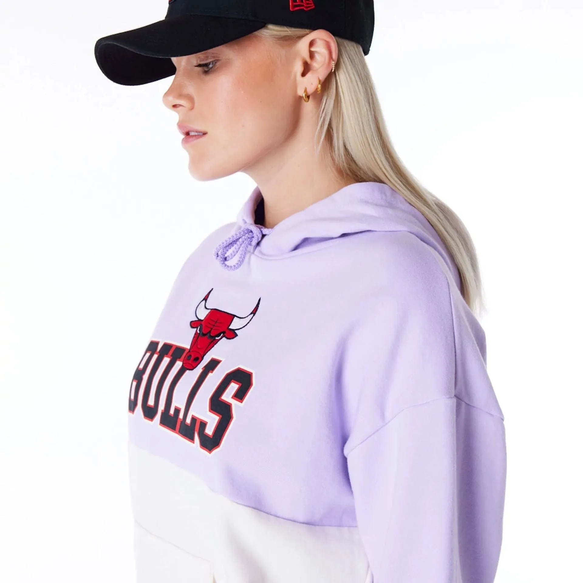 Chicago Bulls Womens NBA Pastel Purple Oversized Pullover Hoodie NEW ERA