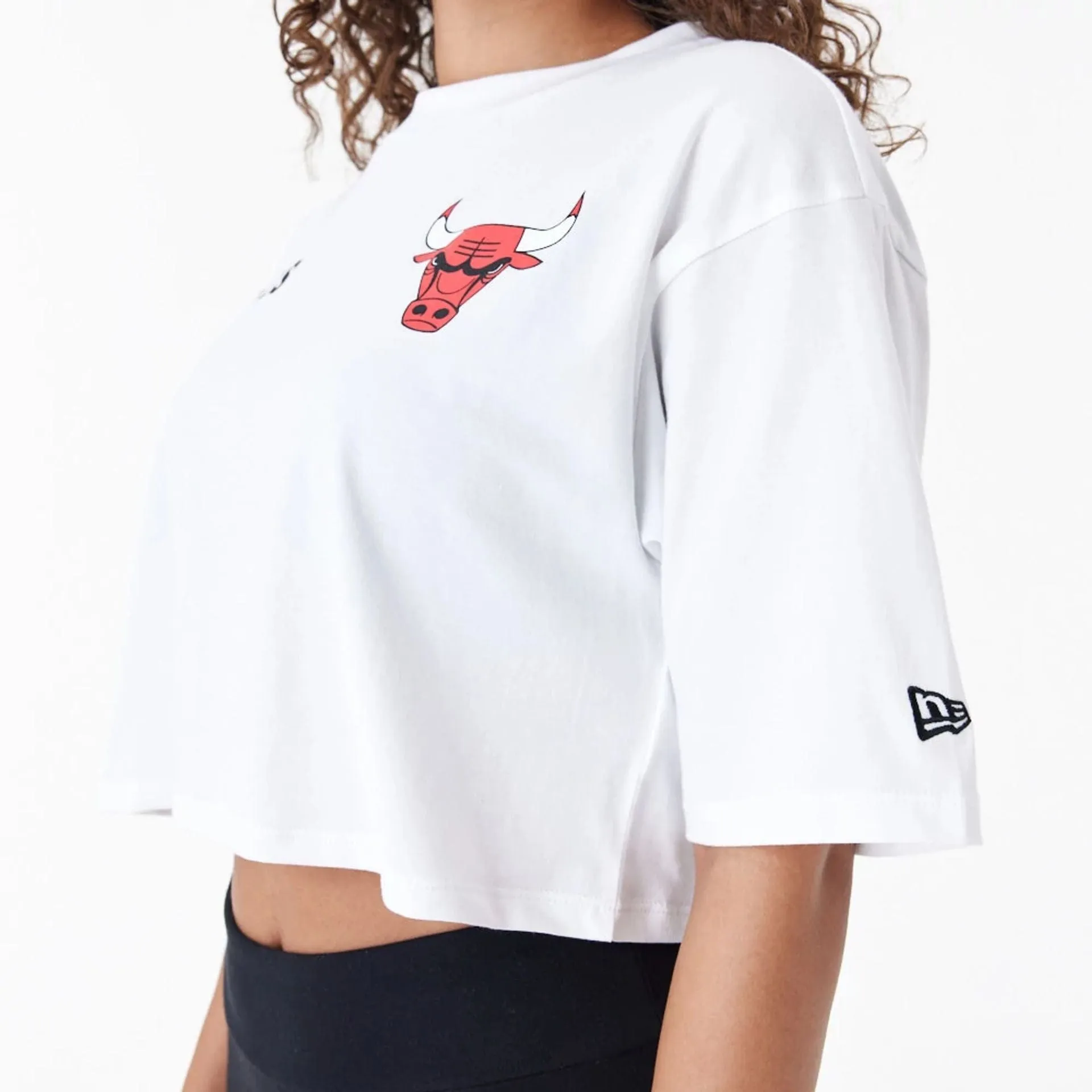 Chicago Bulls Womens NBA Team Logo White Crop T-Shirt NEW ERA