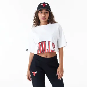 Chicago Bulls Womens NBA Team Wordmark White Crop T-Shirt NEW ERA