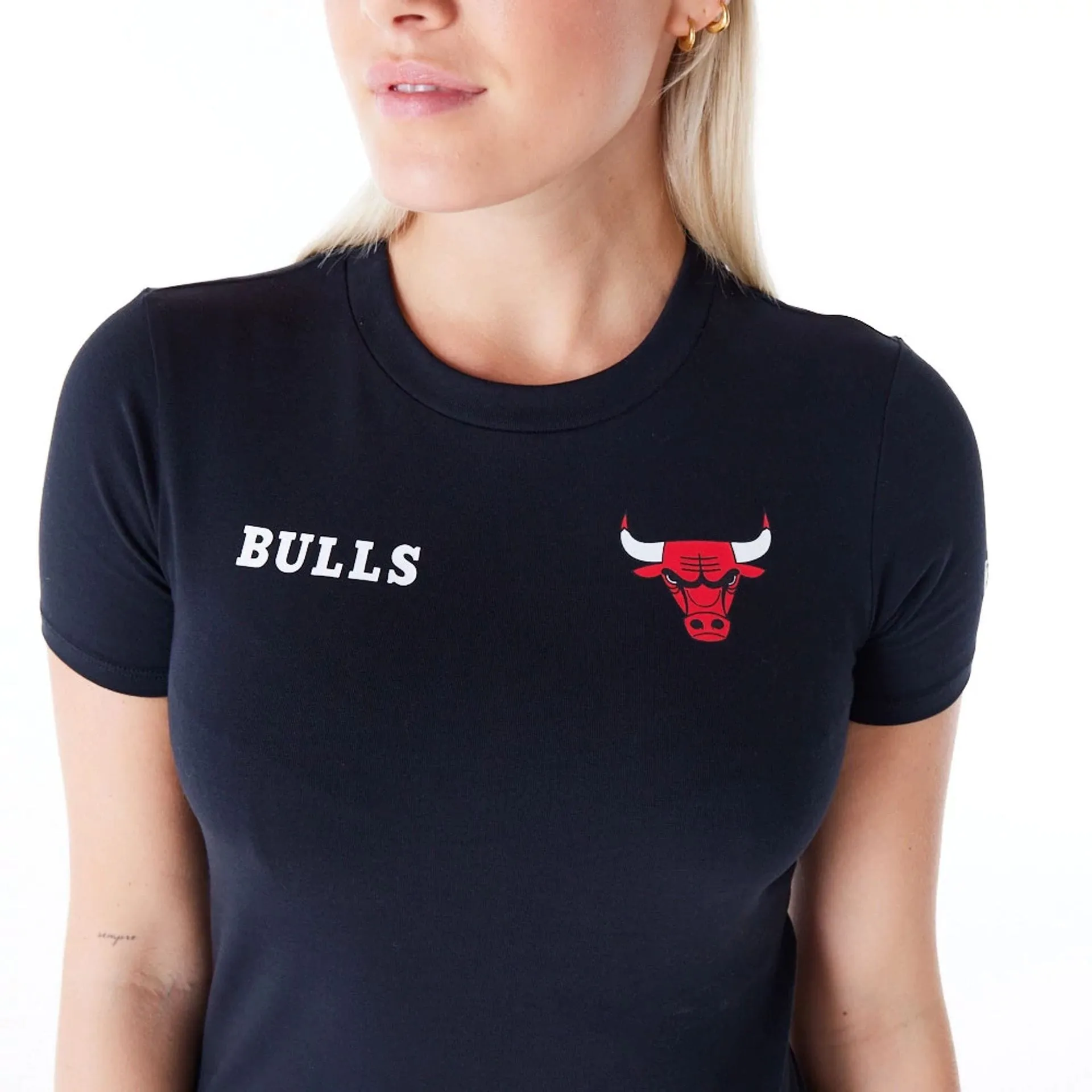 Chicago Bulls Womens NBA Wordmark Black Slim T-Shirt NEW ERA