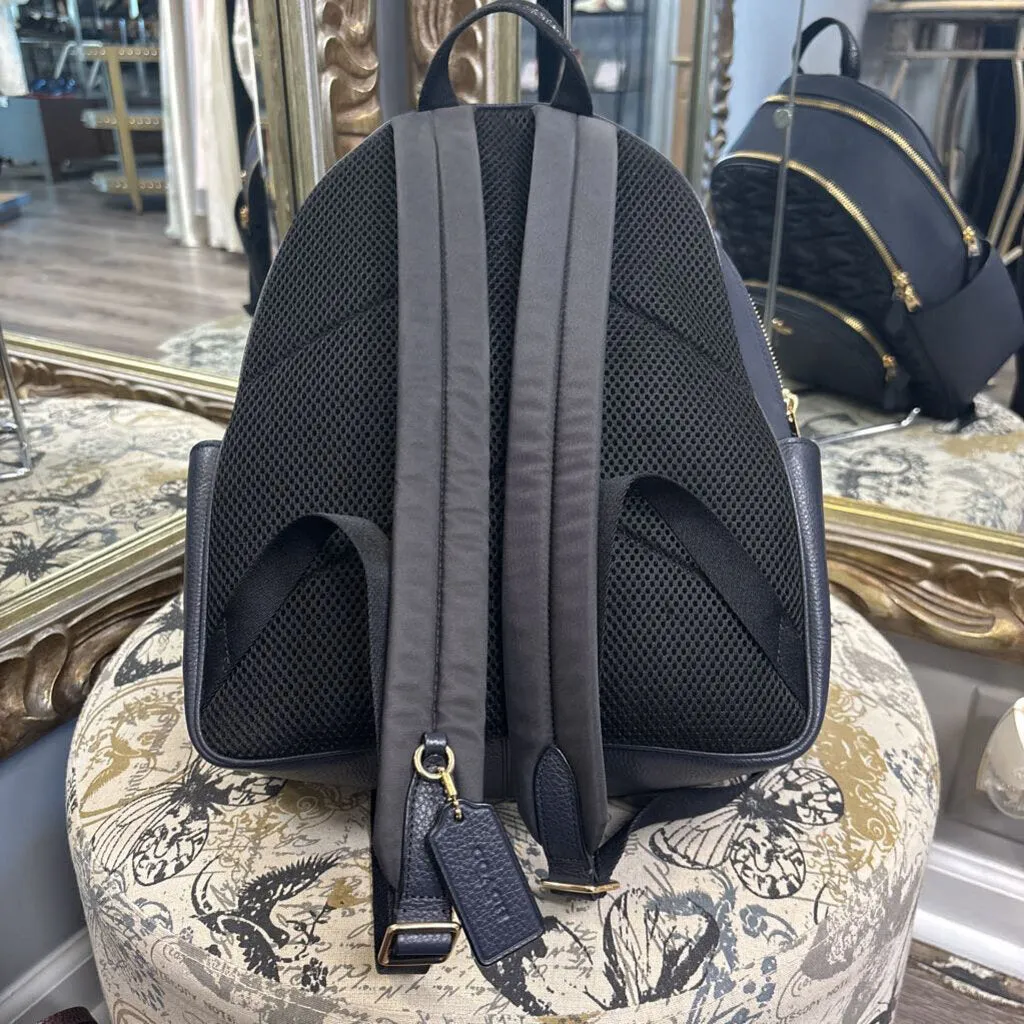 Coach Rouching front HANDBAGS OS