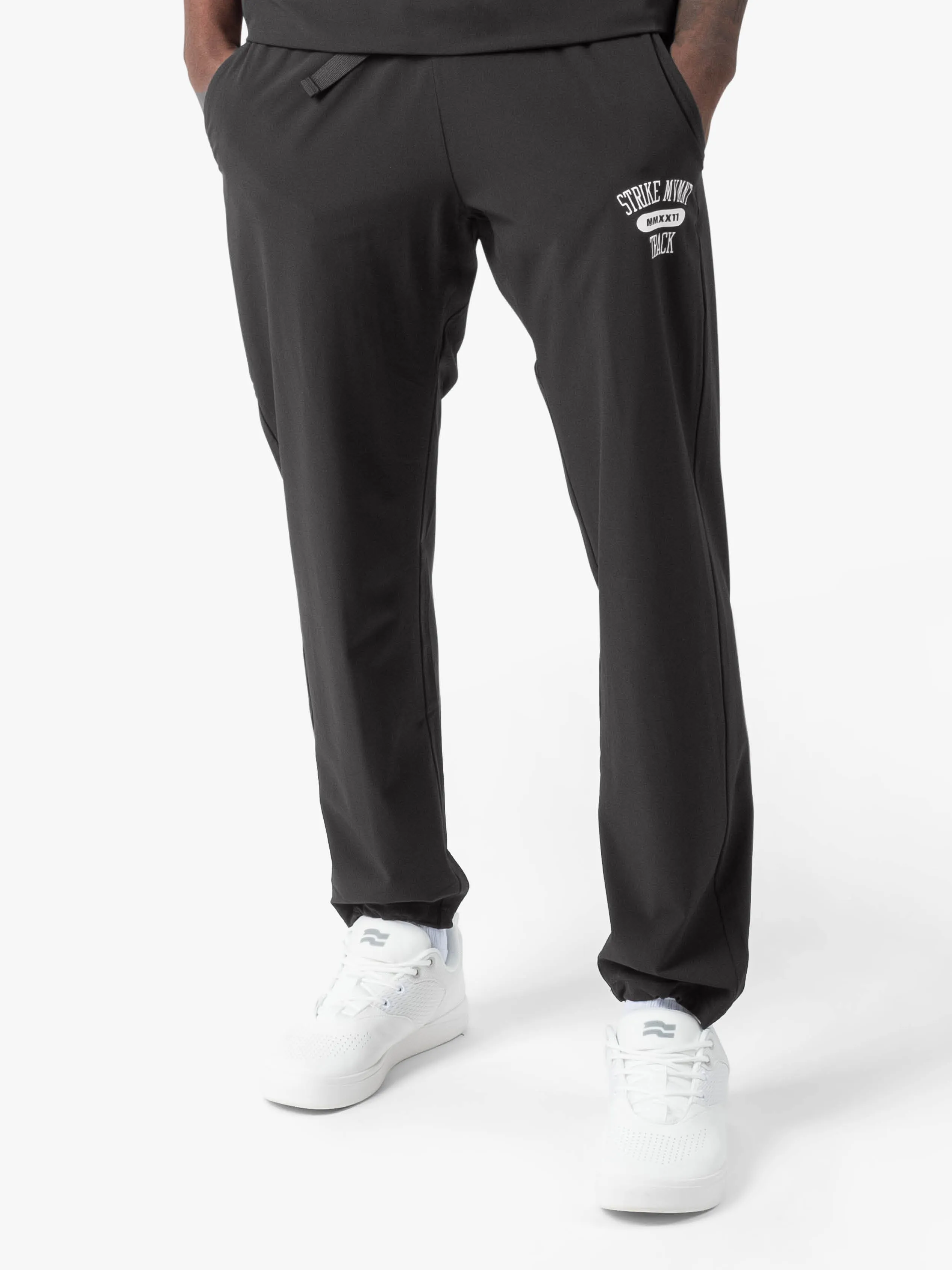 Field TrackPant - Track Strike