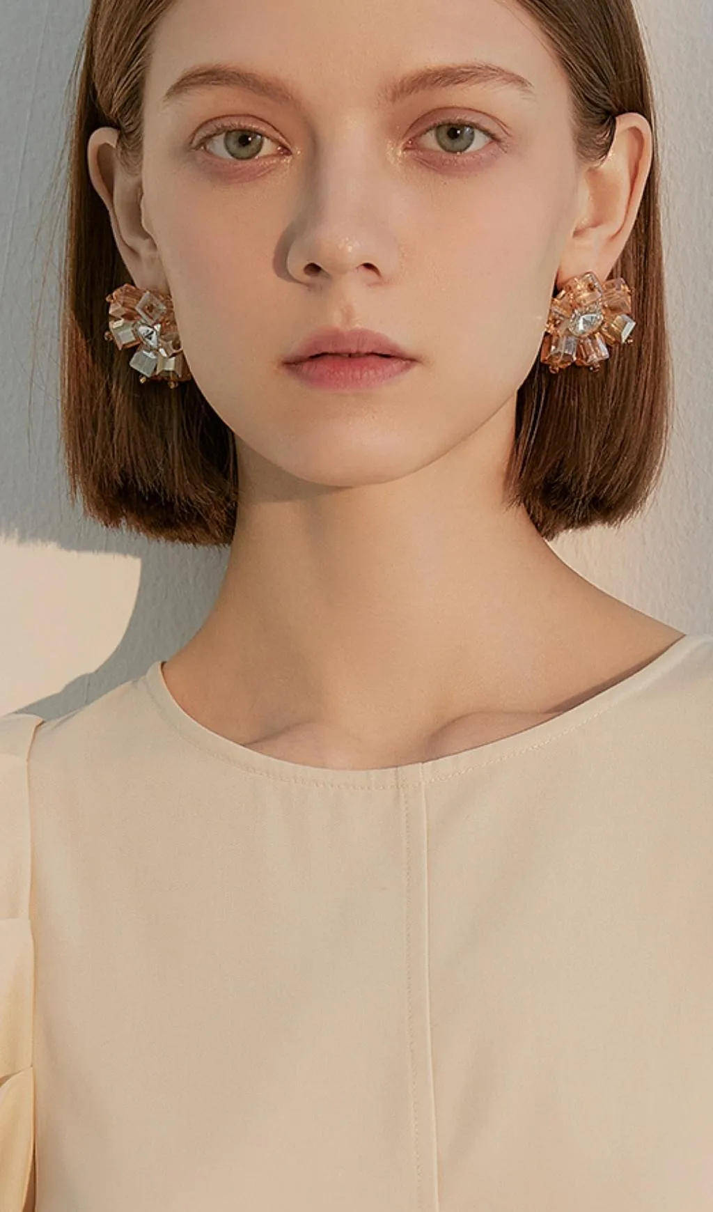 Gold Crystal 3D flower earrings Gloria Lanvin