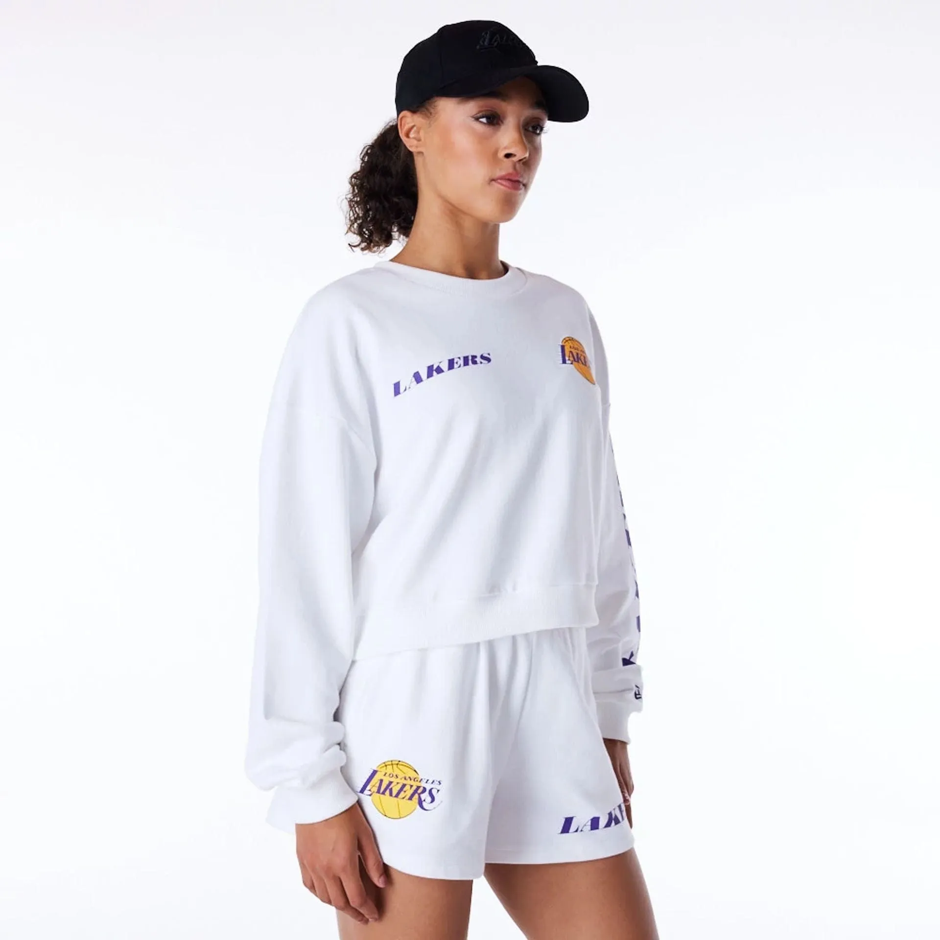 LA Lakers Womens NBA Wordmark White Crop Crew Neck Sweatshirt NEW ERA