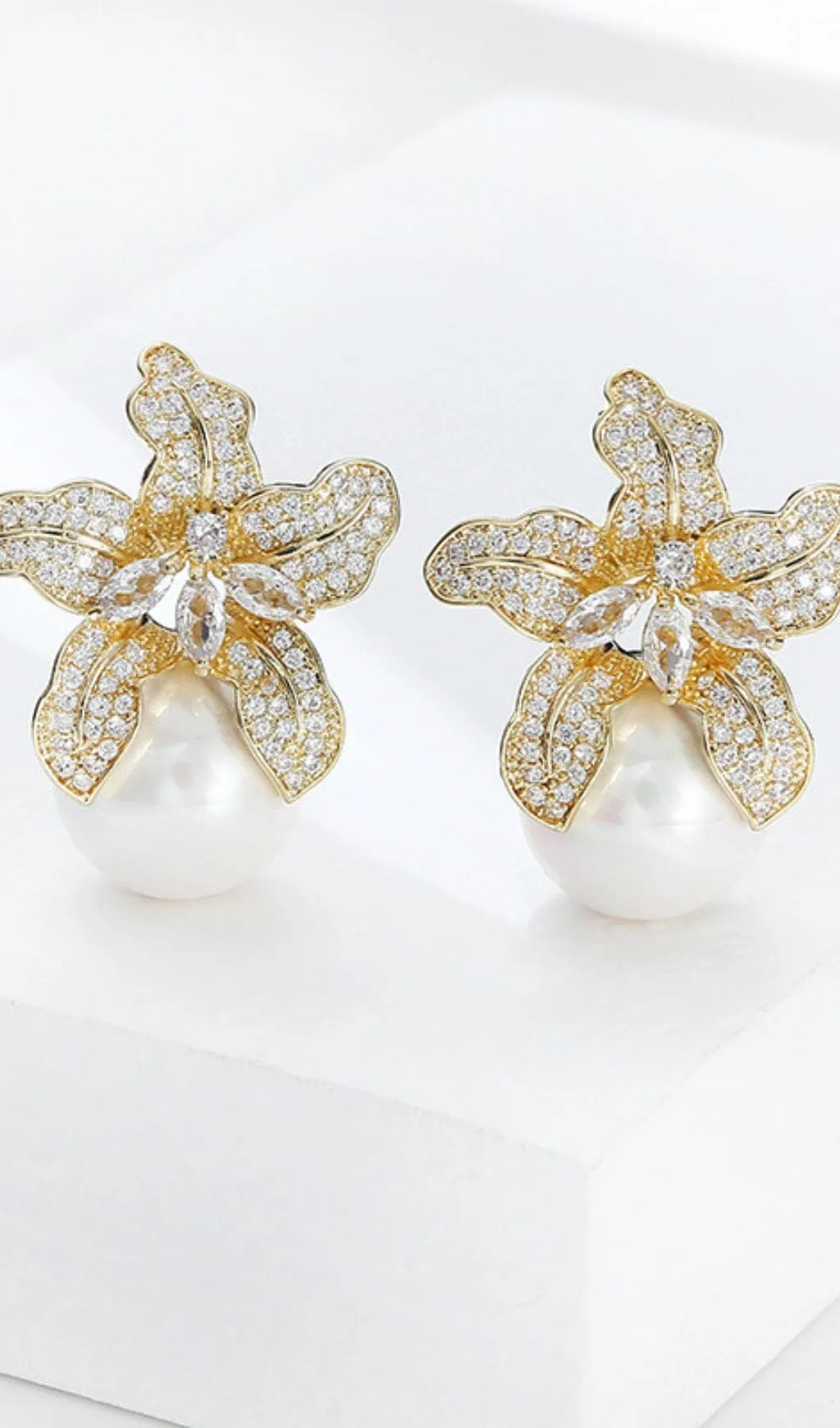 LILY GOLD PEARL EARRINGS Gloria Lanvin