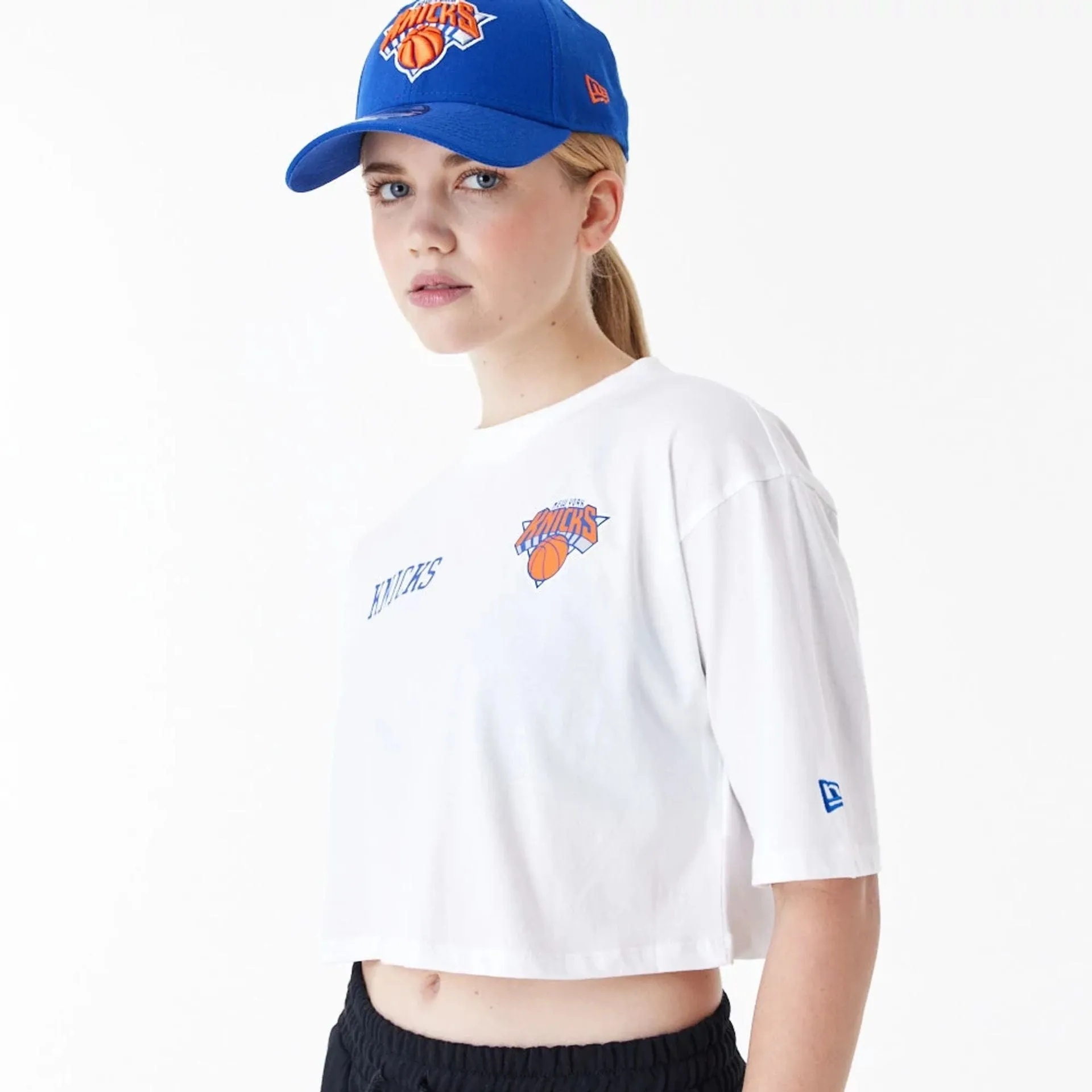 New York Knicks Womens NBA Team Logo White Crop T-Shirt NEW ERA