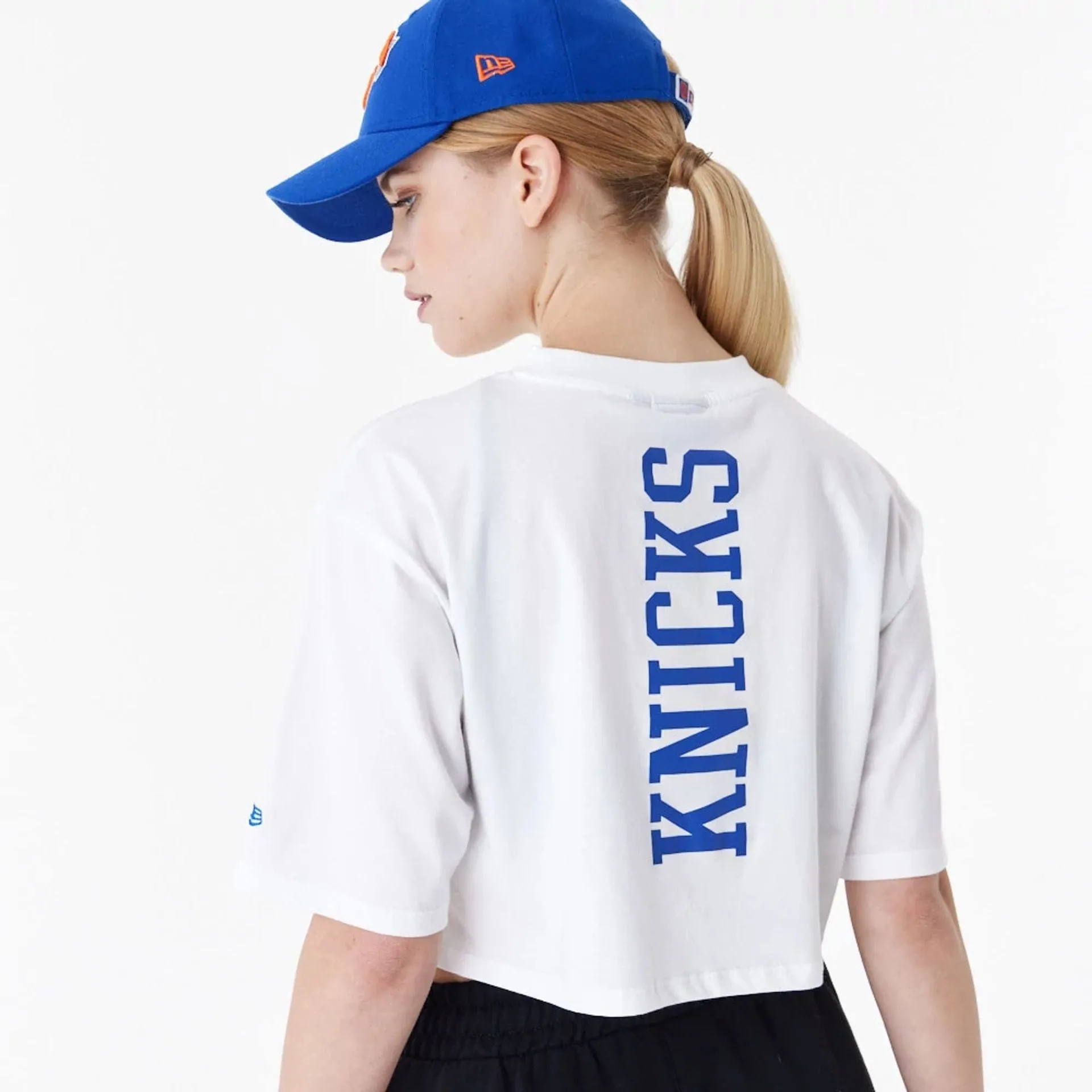 New York Knicks Womens NBA Team Logo White Crop T-Shirt NEW ERA