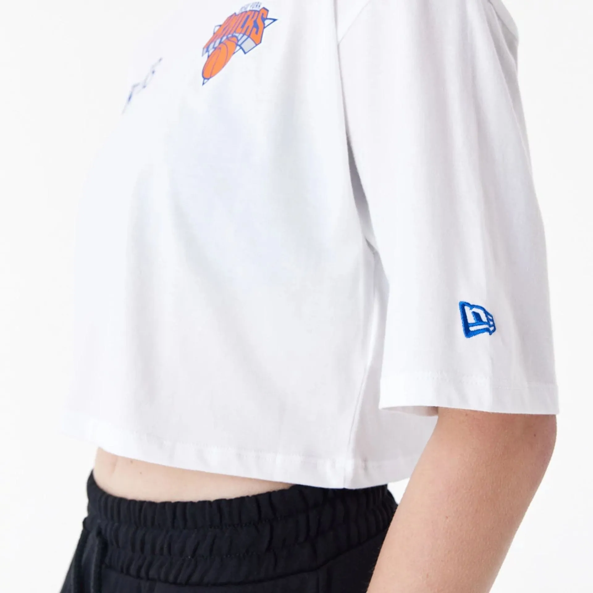 New York Knicks Womens NBA Team Logo White Crop T-Shirt NEW ERA