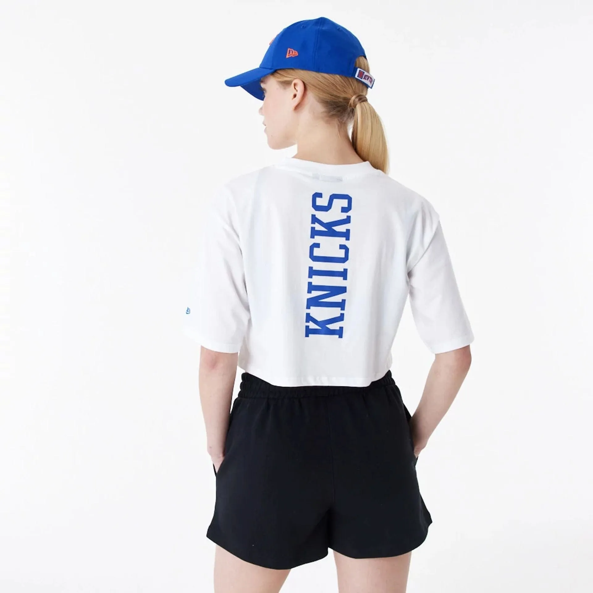 New York Knicks Womens NBA Team Logo White Crop T-Shirt NEW ERA