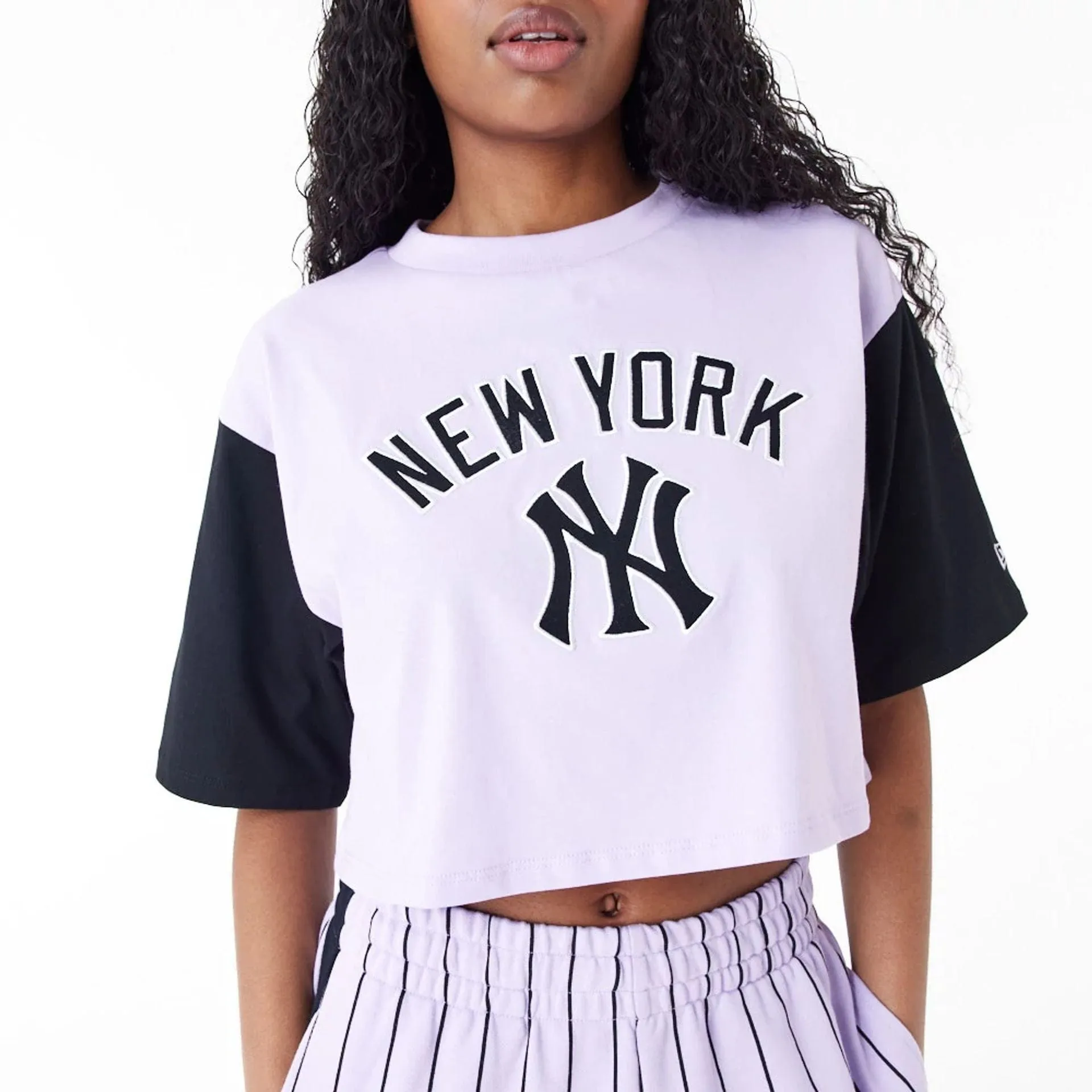 New York Yankees MLB Lifestyle Purple Womens Crop T-Shirt NEW ERA
