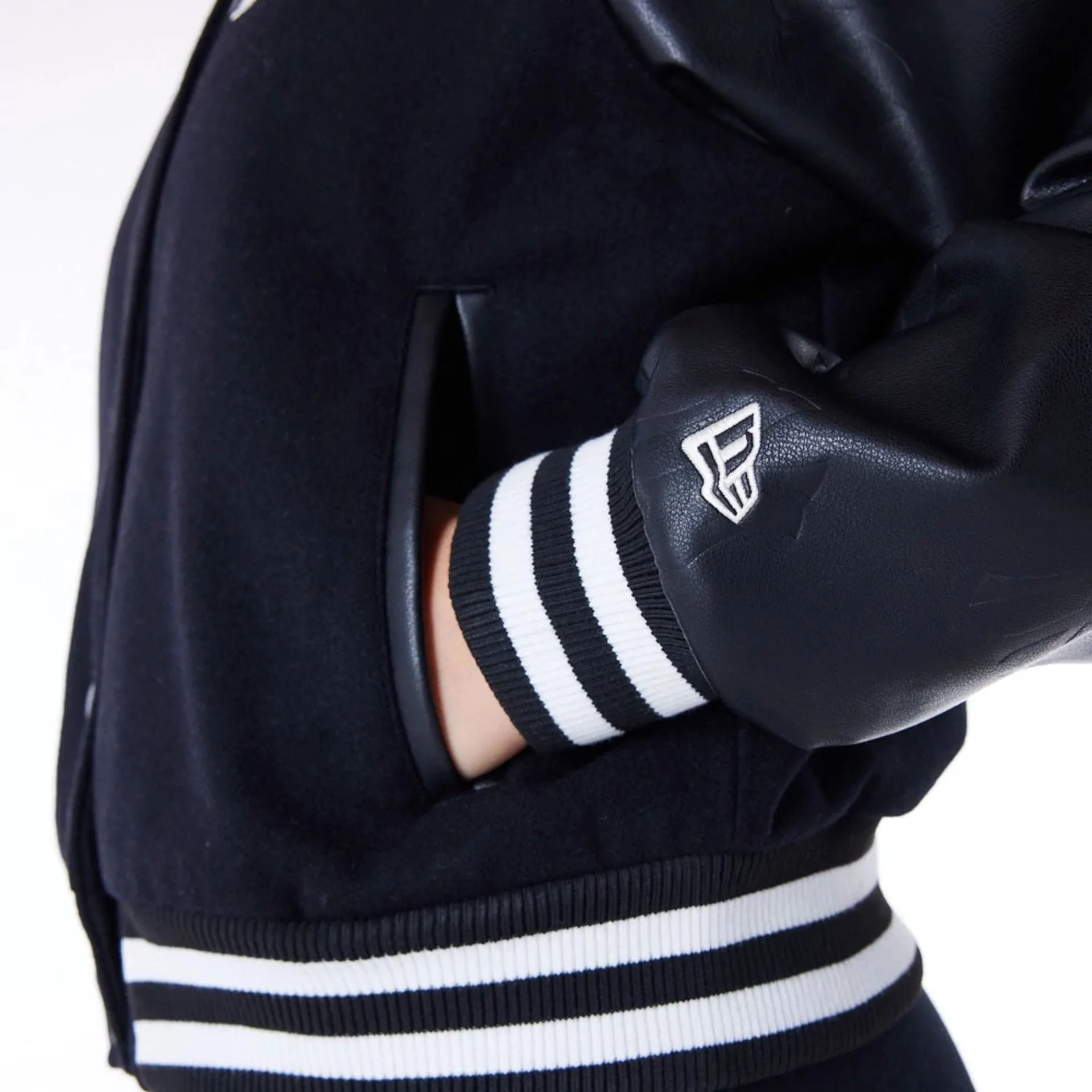 New York Yankees Womens MLB Black Varsity Jacket NEW ERA