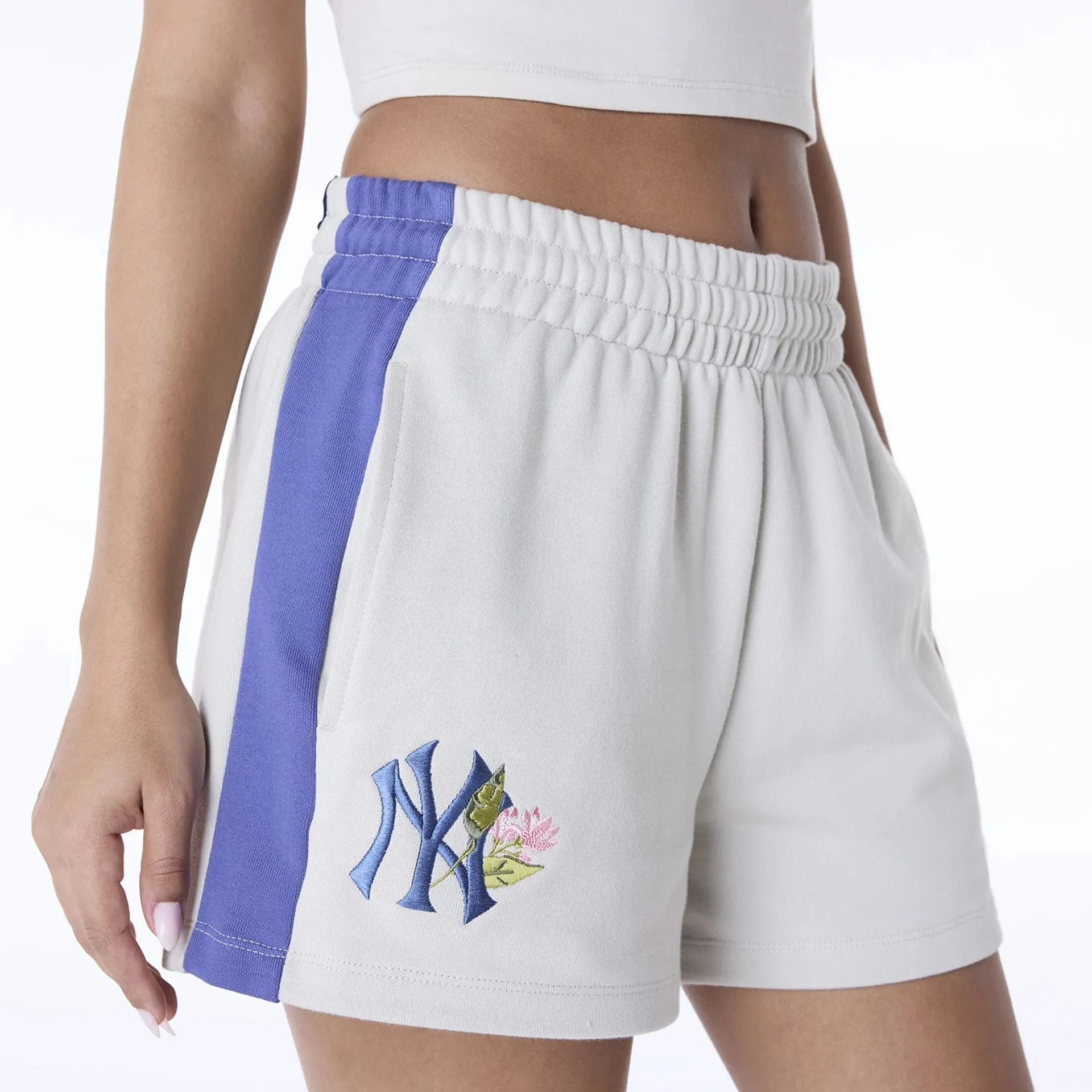 New York Yankees Womens MLB Floral Cream Shorts NEW ERA