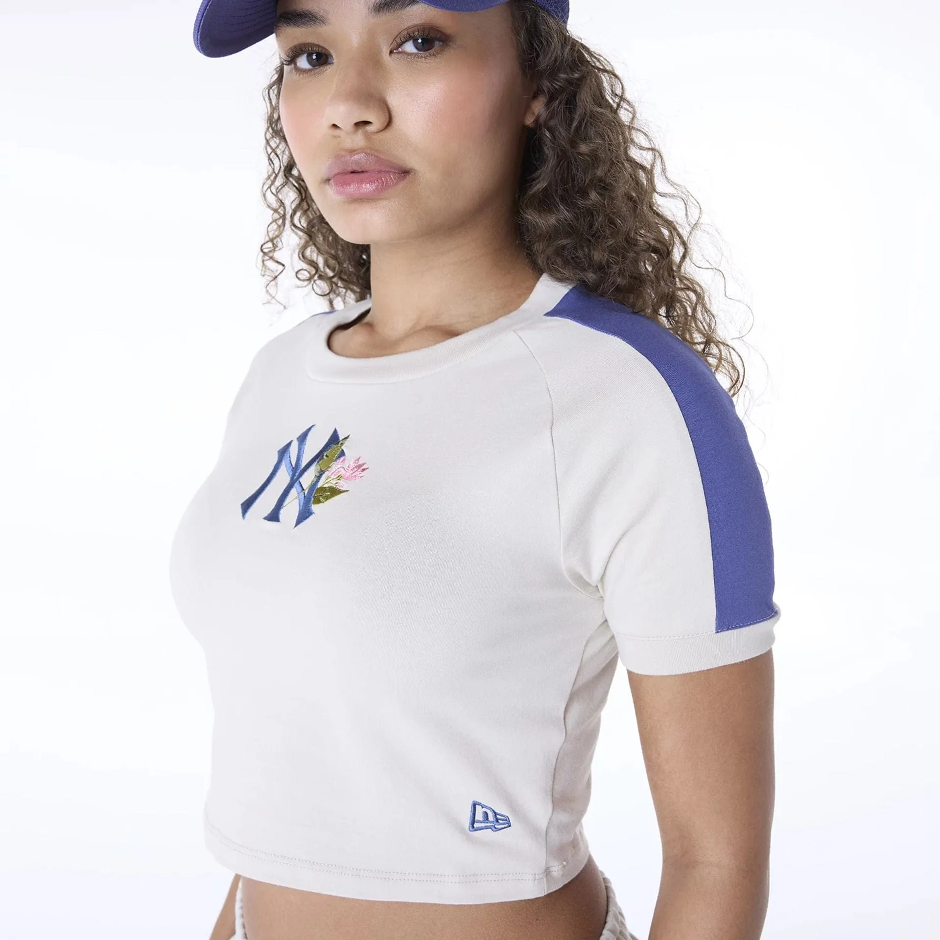 New York Yankees Womens MLB Floral Light Beige T-Shirt NEW ERA