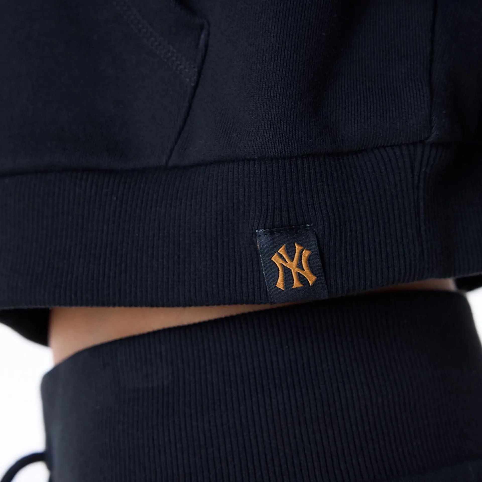 New York Yankees Womens MLB Graphic Black Pullover Hoodie NEW ERA