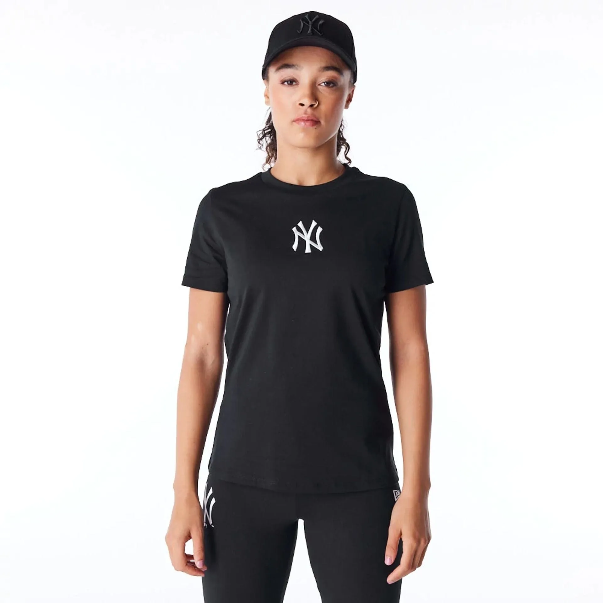 New York Yankees Womens MLB League Essential Black T-Shirt NEW ERA