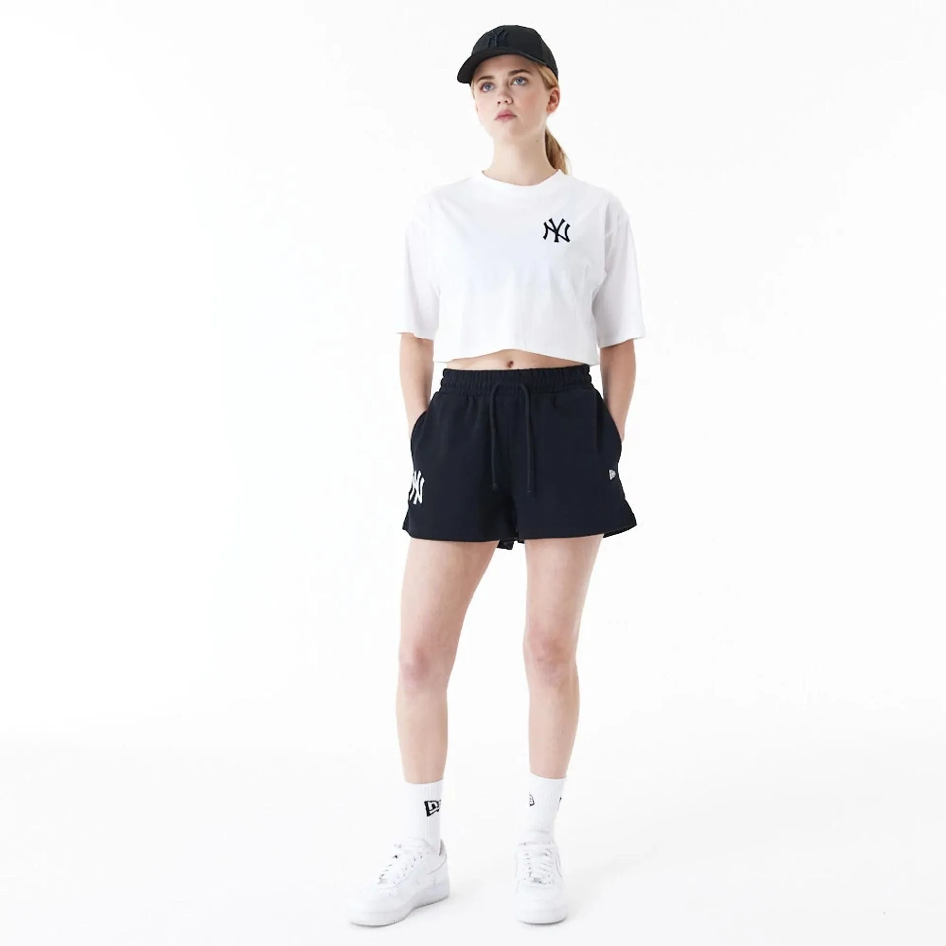 New York Yankees Womens MLB Lifestyle White Crop T-Shirt NEW ERA