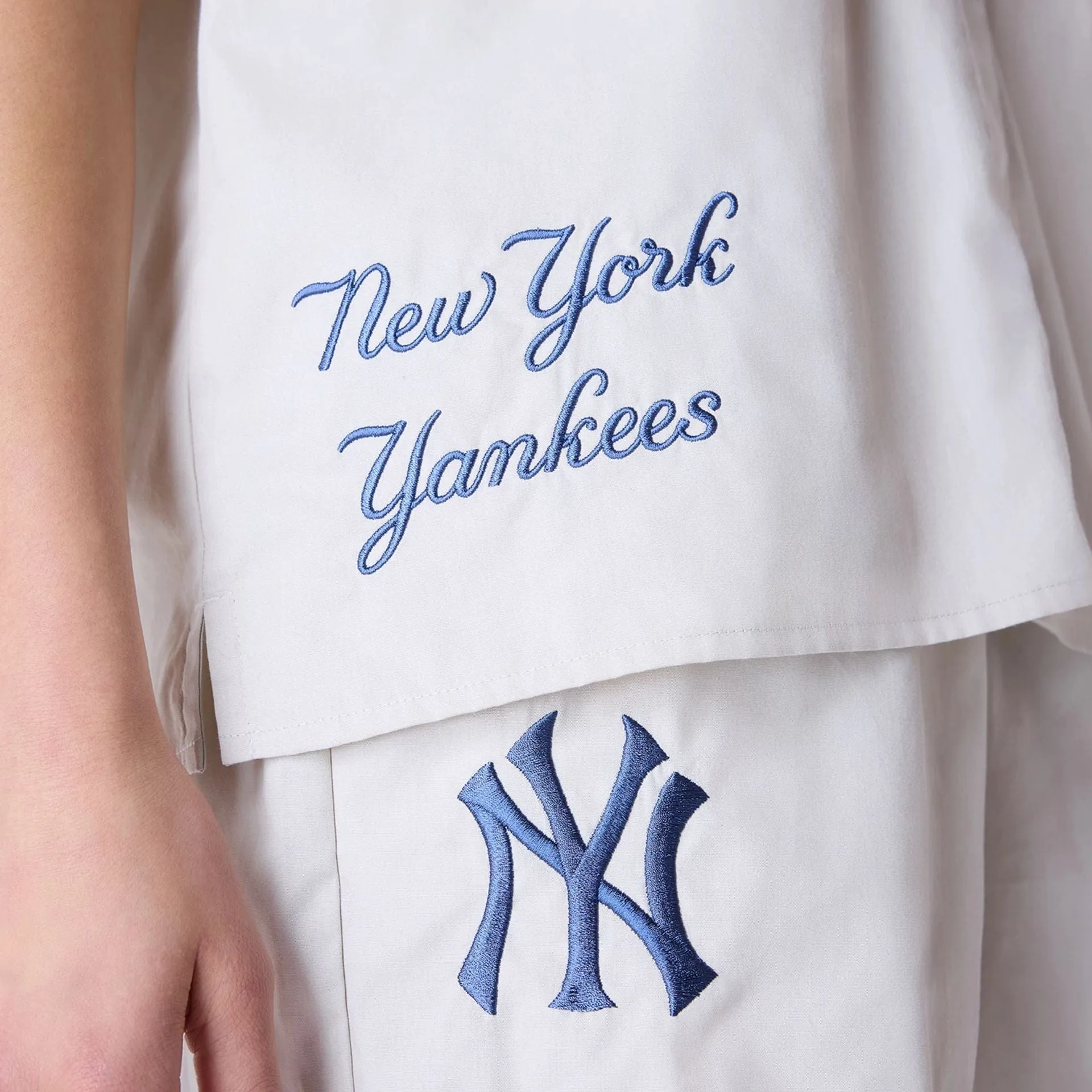New York Yankees Womens MLB Script Revere Cream T-Shirt NEW ERA