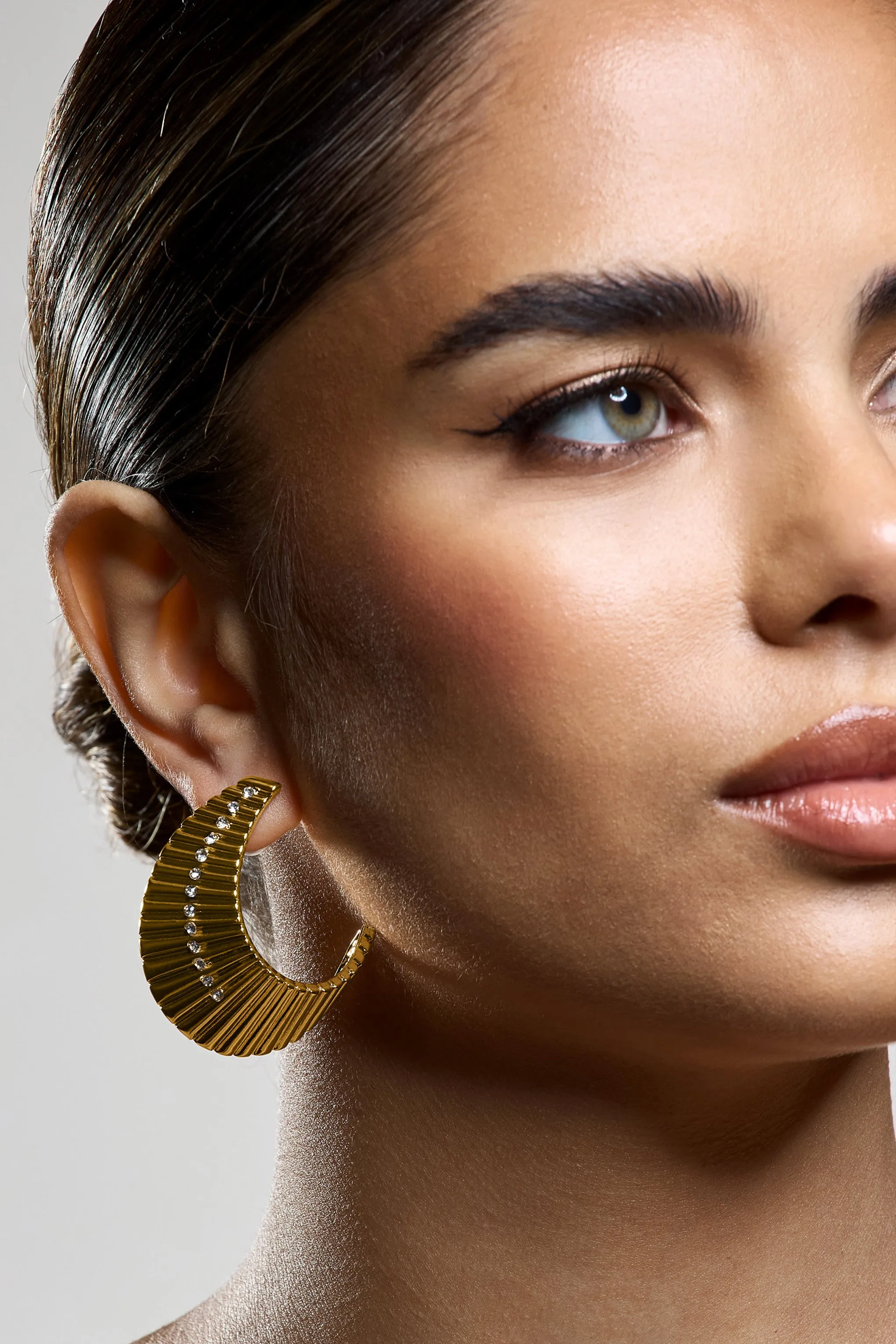 Nura | Gold Diamante Ribbed Statement Earrings Club L London