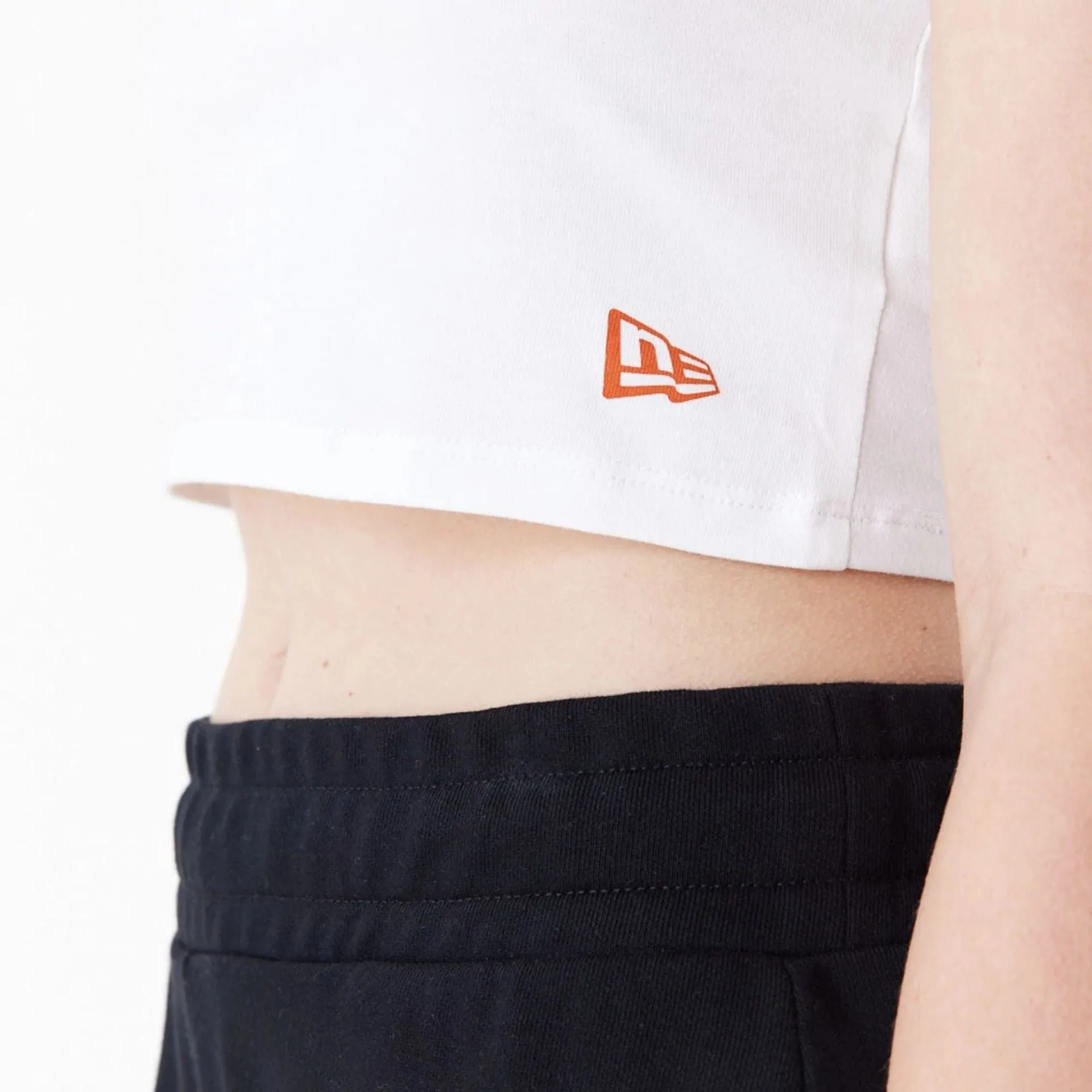 Phoenix Suns Womens NBA Team Wordmark White Crop Tank Top NEW ERA