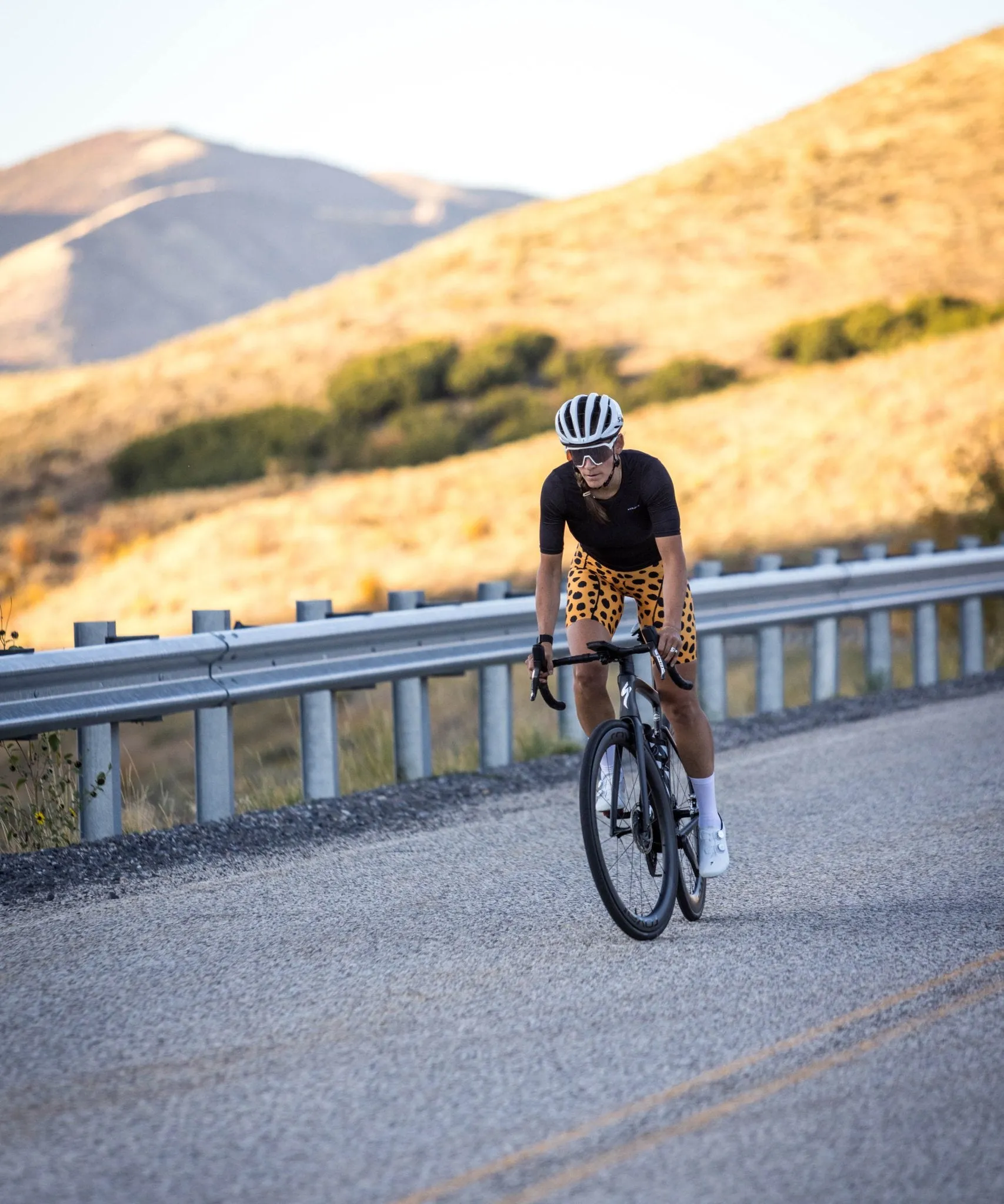 W. SUPER DROP TAIL BIB - CHEETAH Voler